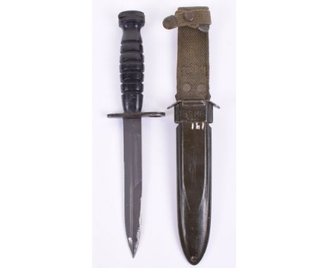 American M4 Knife Bayonet, with hard rubber grips, housed in its M8 scabbard which is stamped to the top “US M8 BM CO”. Parti