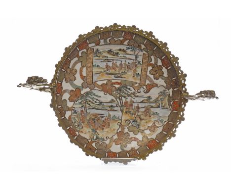 EARLY 20TH CENTURY JAPANESE SATSUMA COMPORTthe ceramic insert decorated with shaped panels of figures within a floral ground,