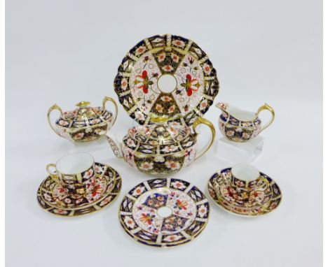 Royal Crown Derby Imari pattern 2451 teaset comprising teapot, twin handled sugar bowl, milk jug, cake plate (a/f), five cups