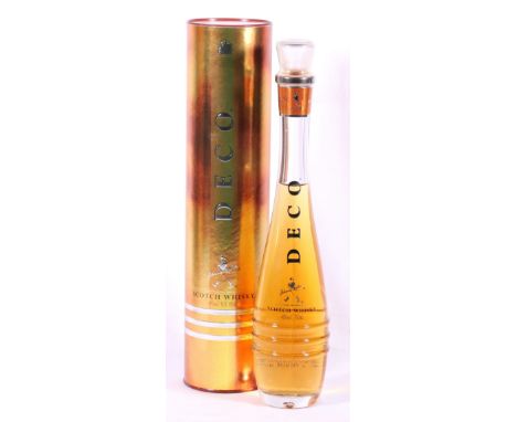 JOHNNIE WALKER DECO blended Scotch whisky, bottled in glass decanter of skittle form 40% vol. 35cl, boxed.