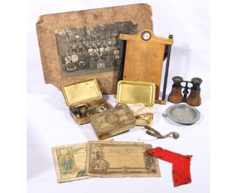 Aston & Mander Ltd of London Mark IV 1910 sketch board with wrist strap number 2724, three Princess Mary tobacco tins, field 