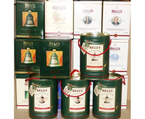 Seventeen BELL'S blended Scotch whisky Wade Christmas decanters 1990 (2), 1991 (2), 1994, 1995 (2), 1996, 1997, 1998, 2000, 2