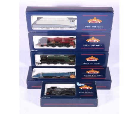 Bachman Branch-Line OO gauge 2-6-2 Green Arrow locomotive and tender 60800 BR 31-550; 4-6-0 Lancashire Fusilier locomotive an