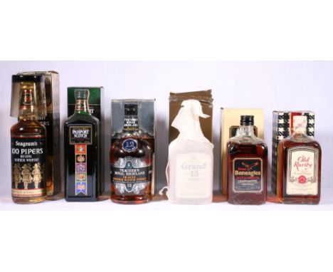 SEGRAMS 100 PIPERS de luxe Scotch whisky, bottle number T799424 Chile import, 40% vol and 75cl, PASSPORT Scotch blended  Scot