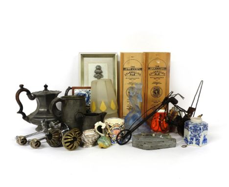 A quantity of miscellaneous items, to include a Laura Knight Coronation mug, pewter tankard, Delft tea caddy, carved jade buc