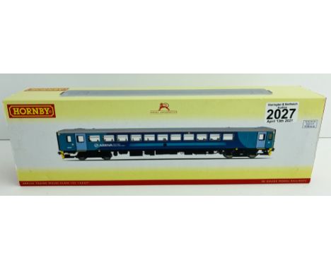 Hornby Arriva 153 Loco with NO Detail Pack OR Instructions, Boxed - P&amp;P Group 1 (£14+VAT for the first lot and £1+VAT for