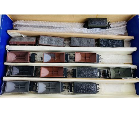 15x Assorted OO Gauge Engineering Wagons - Unboxed - P&amp;P Group 1 (£14+VAT for the first lot and £1+VAT for subsequent lot