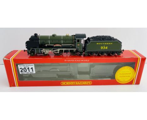 Hornby SR 4-4-0 Schools Loco Boxed - P&amp;P Group 1 (£14+VAT for the first lot and £1+VAT for subsequent lots) 