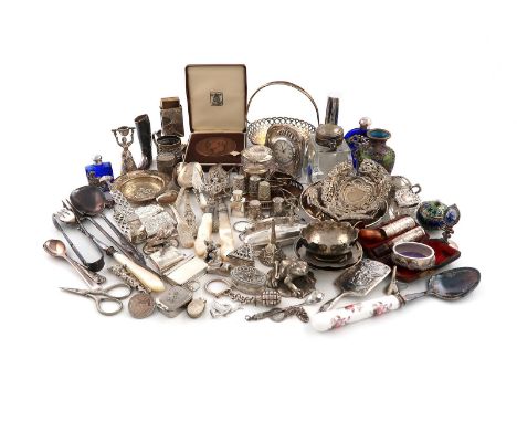 A mixed lot of silver, metalware and electroplated items: comprising: a miniature wager cup, import marks for London 1895,  a