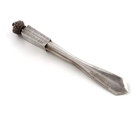 An Edwardian commemorative silver Admiralty Oar, Bombay and East Indian Company, unmarked, tapering form, with a crown finial