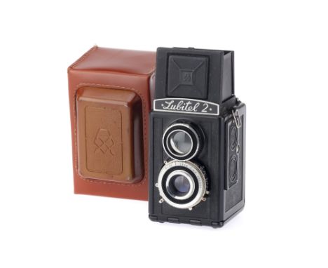 A Lubitel 2 Medium Format TLR Camera, black, body G-VG, shutter working, shutter leaves sometimes stick, with T-22 f/4.5 75mm