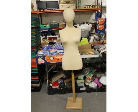 A TAILORS MANNEQUIN