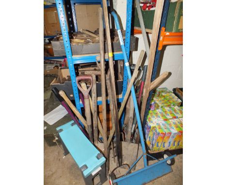 A QUANTITY OF GARDENING TOOLS
