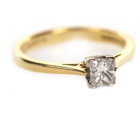 PRINCESS CUT DIAMOND SOLITAIRE RING, set with a four claw mounted princess cut diamond solitaire ring, in eighteen carat gold