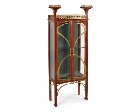 GUSTAVE SERRURIER-BOVY (1858–1910)ART NOUVEAU GILT METAL MOUNTED MAHOGANY DISPLAY CABINET, CIRCA 1900 with twin urn stands ab