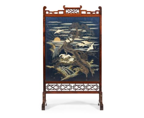 ENGLISH SCHOOLAESTHETIC MOVEMENT ROSEWOOD FIRE SCREEN, CIRCA 1880 with curved uprights enclosing a pierced frieze above a rec