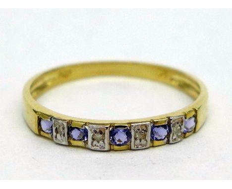 A 9ct gold, diamond and amethyst ring, weight 1g, size O