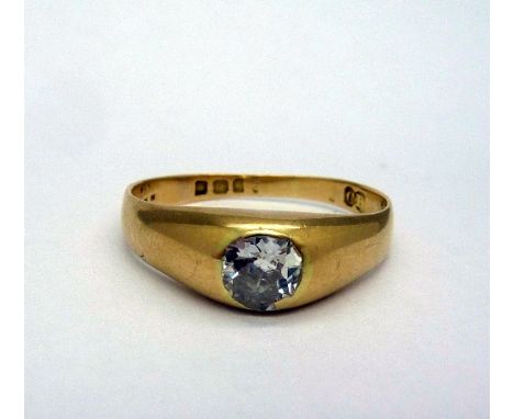 An 18ct gold and diamond ring, approximately 0.5ct diamond weight, weight 4.4g, size S