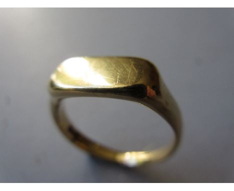 18ct Gold signet ring 