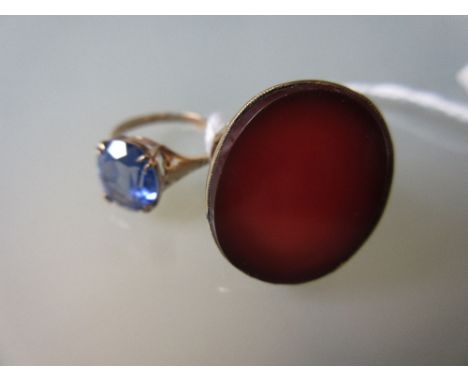 9ct Gold blue stone ring together with a gentleman's cornelian set signet ring 