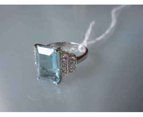 18ct White gold aquamarine and diamond ring, the aquamarine approximately 4.25ct 