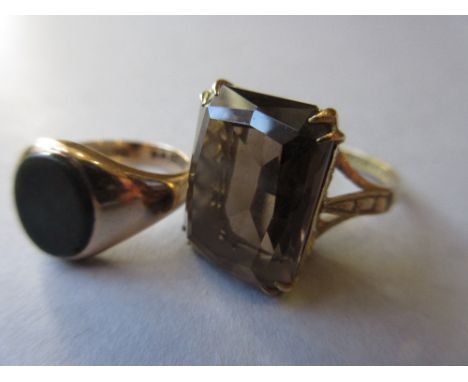 Small 9ct gold signet ring together with a 9ct gold ring set smoky quartz 