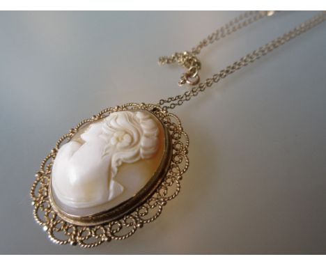 9ct Gold mounted oval carved shell cameo portrait pendant on chain 