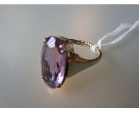 9ct Gold and amethyst set ring 