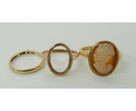 A bright yellow metal mounted cameo ring, size P, cameo approx 16.4mm x 13.5mm, weight 4.7gms, a 9ct signet ring mount, size 