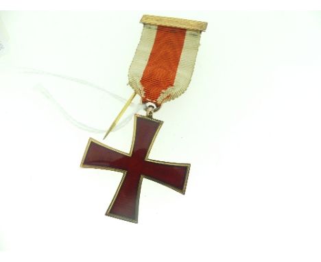 A Masonic Knights Templar 9ct gold and enamel Breast Jewel, hallmarked Birmingham, 1900, weight of jewel without ribbon, 6.2g