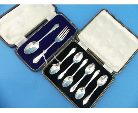 A cased set of six George V silver Teaspoons, hallmarked Sheffield, 1935, in fitted presentation case, together with a cased 