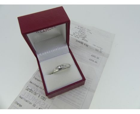 A graduated five stone diamond Ring, the stones totalling 0.25ct, all mounted in platinum.