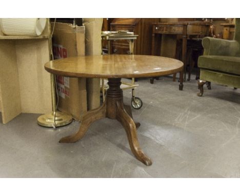 AN ANTIQUE MAHOGANY CIRCULAR TABLE, ON COLUMN AND TRIPOD SUPPORTS (COLUMN CUT DOWN) 