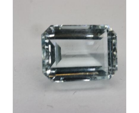 Natural emerald cut loose aquamarine stone: 1.73ct. UK P&amp;P Group 1 (£16+VAT for the first lot and £2+VAT for subsequent l