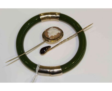 Hinged bangle and two stock pins