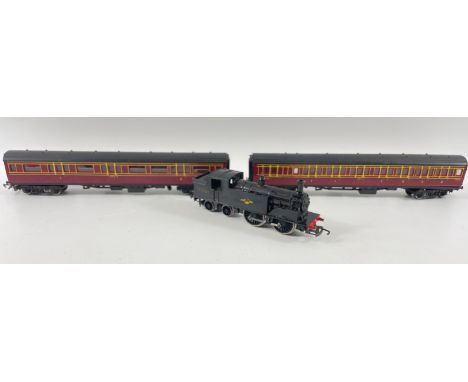 Two Hornby LMS carriages (2640 and 2643) plus a British Railways steam engine (72591)Approx 3 pieces
