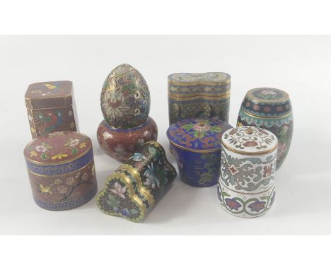 A STUNNING collection of small VINTAGE CLOISONNE pill boxes in a variety of shapes including a trefoil plus an egg, heights m