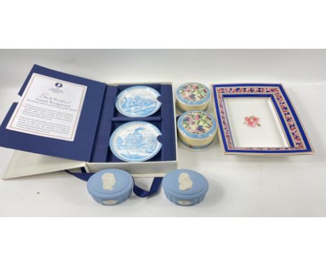 WONDERFUL WEDGWOOD boxed sets to include Bank Of Scotland Tercentenary 1695-1995 'Friend For Life The Tercentenary Rose' fine