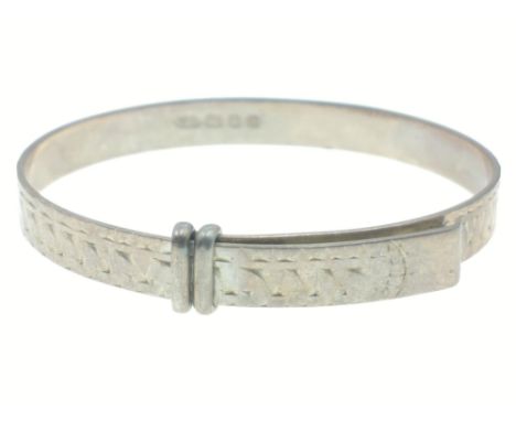 A vintage silver HALLMARKED baby's christening bracelet weight 7.5g approx, 5cm diameter expanding to 7cm approxApprox 1 piec