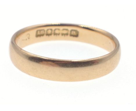 An 18ct yellow gold Hallmarked wedding band ring size Q, weight 3.92g approxGross weight approx 3.92g