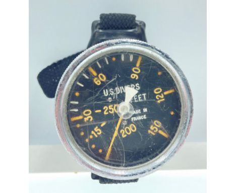 A vintage US NAVY DIVER'S depth watchApprox 1 pieces