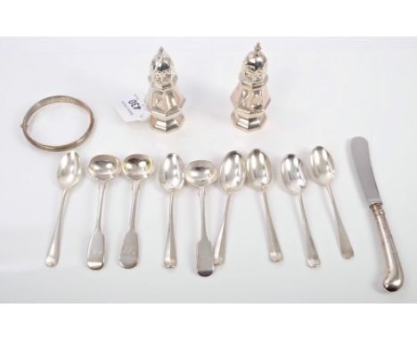 Selection of miscellaneous contemporary silver including pair pepperettes (Sheffield 1947), silver-handled butter knife (Lond