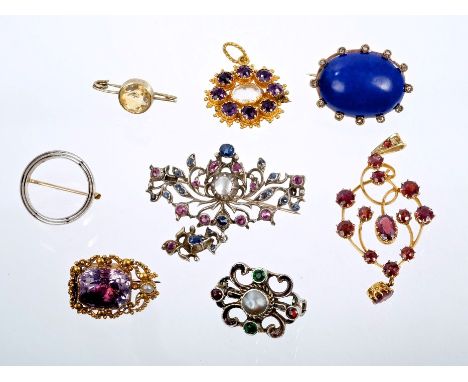 Edwardian garnet pendant and a group of six antique brooches to include a Regency amethyst pendant brooch, lapis lazuli and d