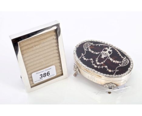 Edwardian Asprey's silver photograph frame of rectangular form, with easel back (London 1907), Charles & George Asprey, toget