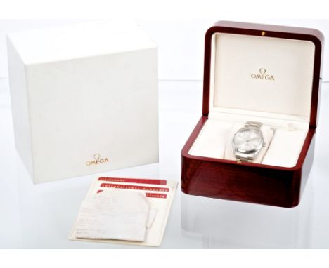 Gentlemen's Omega Seamaster Aqua Terra Chronometer wristwatch with 2500 calibre self-winding Co-Axial chronometer movement, t