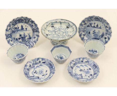 Small assortment of Chinese blue and white ware including two tea bowls with saucers, 11cm; two further saucers, 9cm; octagon