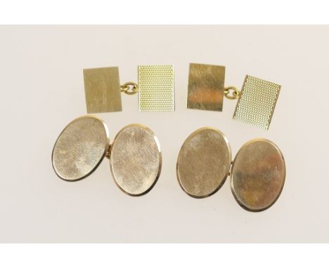 Pair of 18ct yellow gold rectangular chain cufflinks, each having one engine turned and one plain polished link, weight appro