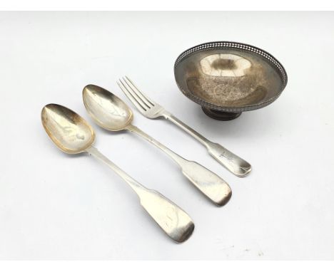 Pair of William IV Irish silver fiddle pattern table spoons Dublin 1832 Maker James Brady, Victorian silver table fork and a 