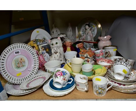 ASSORTED CERAMICS to include Masons fruit basket ginger jar, a pair of bisque figures, gentleman in Highland costume, Burling