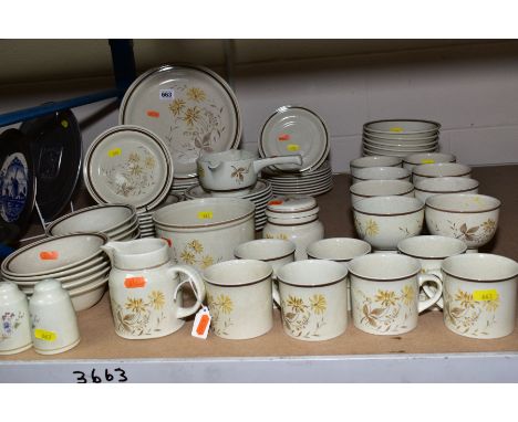 ROYAL DOULTON LAMBETHWARE 'SANDSPRITE' LS1013 DINNERWARE, including dinner plates, side plates, dessert bowls, souffle dish, 
